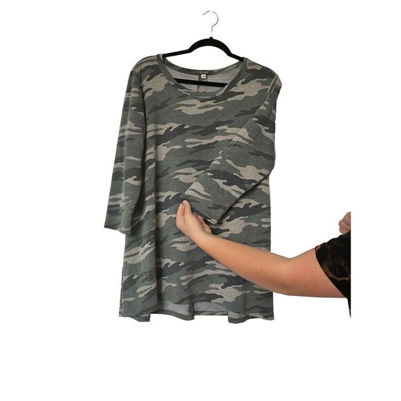Coin 1804 Camo 3/4 Sleeve Top - Picture 3 of 8